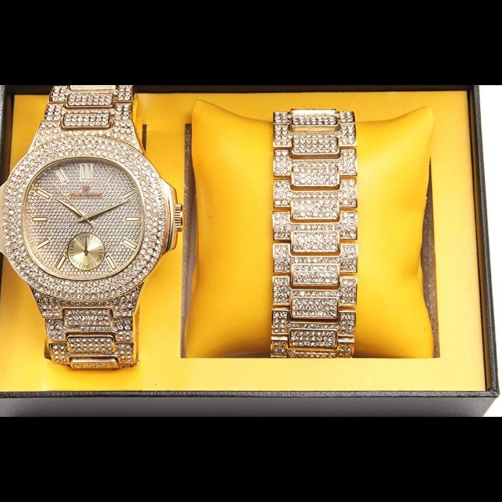 Iced out men’s diamond watch w/ matching bracelet